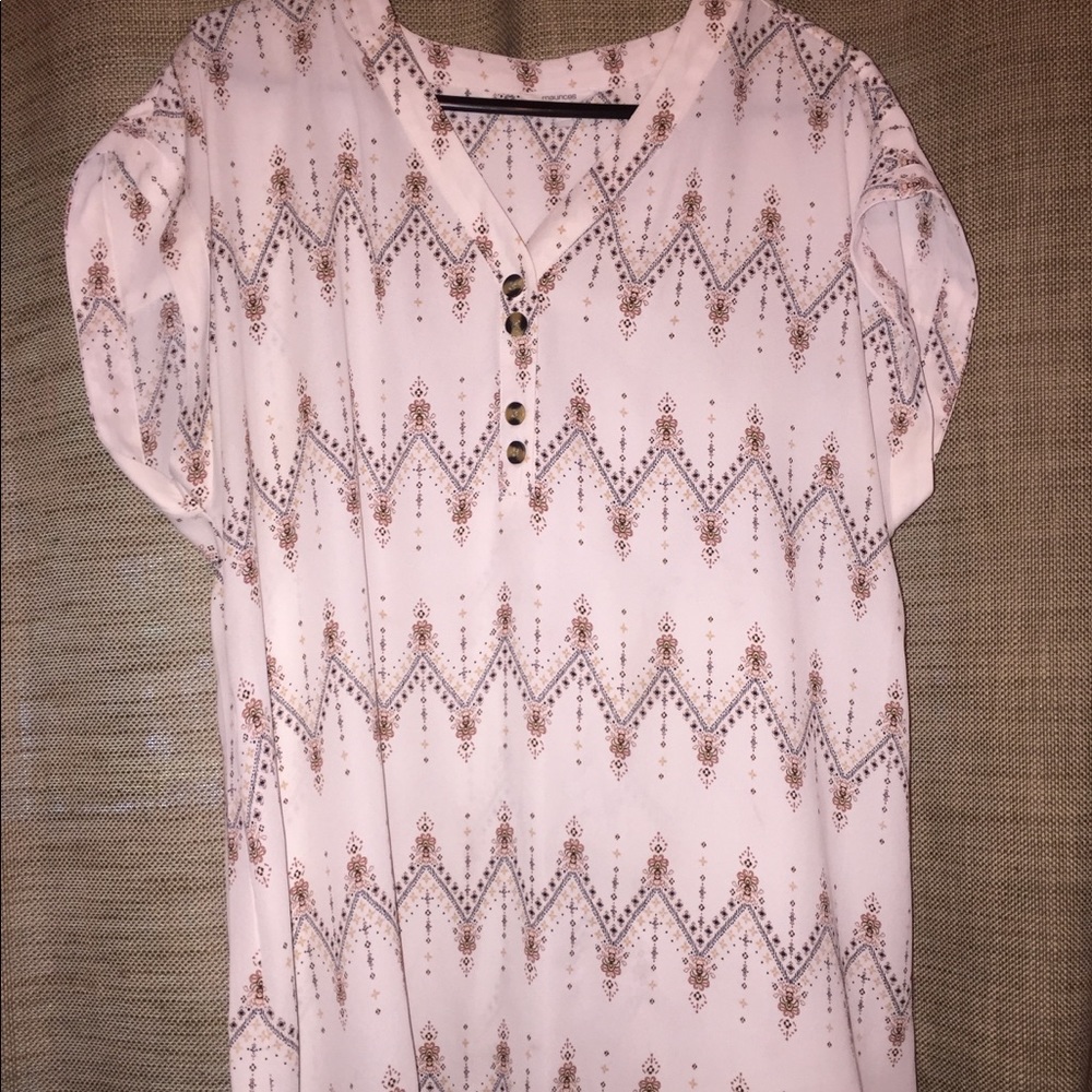 Maurice’s size 1 shirt